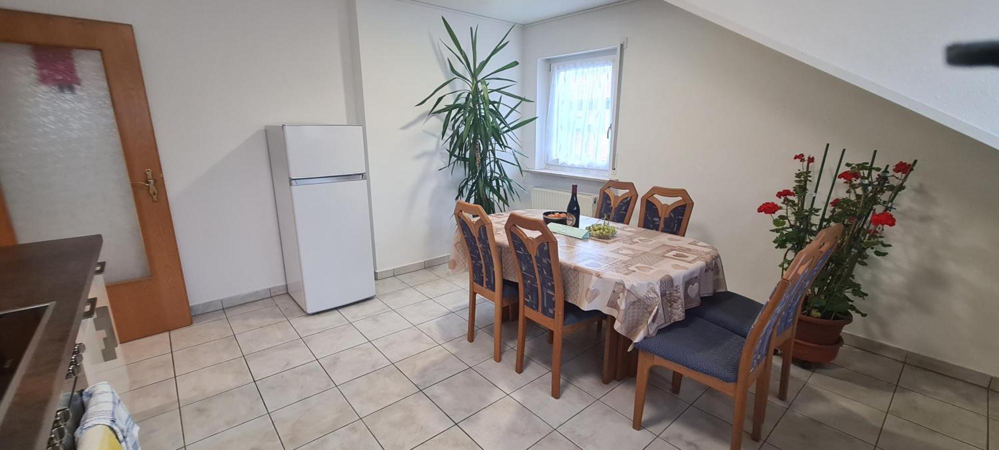Gemuetliche 120 Qm Ferienwohnung Mit Balkon Adelsdorf Exterior foto